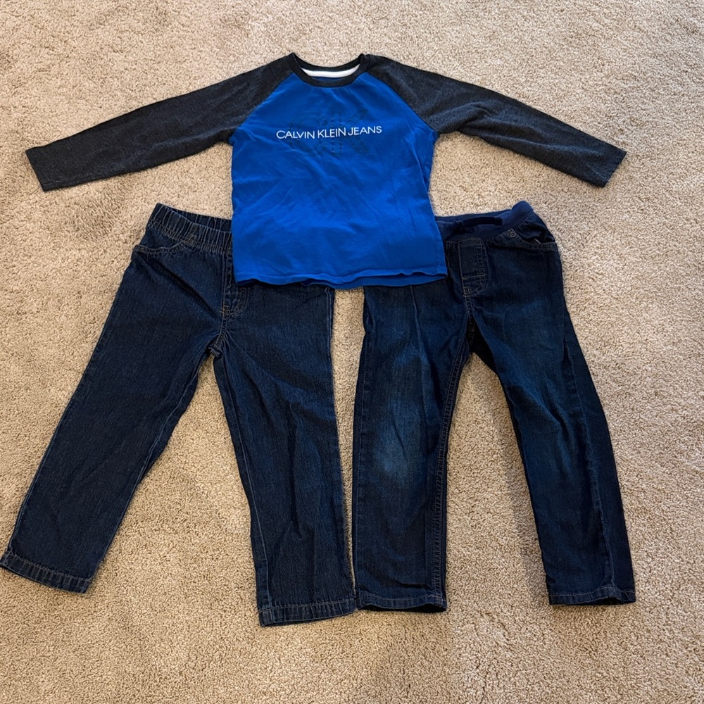 Calvin Klein Jeans Boys Blue and Gray Long Sleeve Raglan Tee with Jeans. EUC.